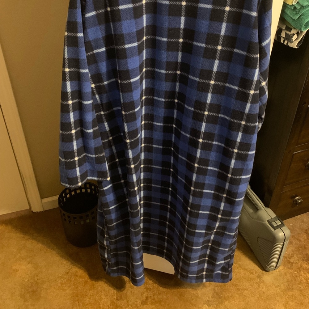 Plaid Robe - Picture 4 of 5